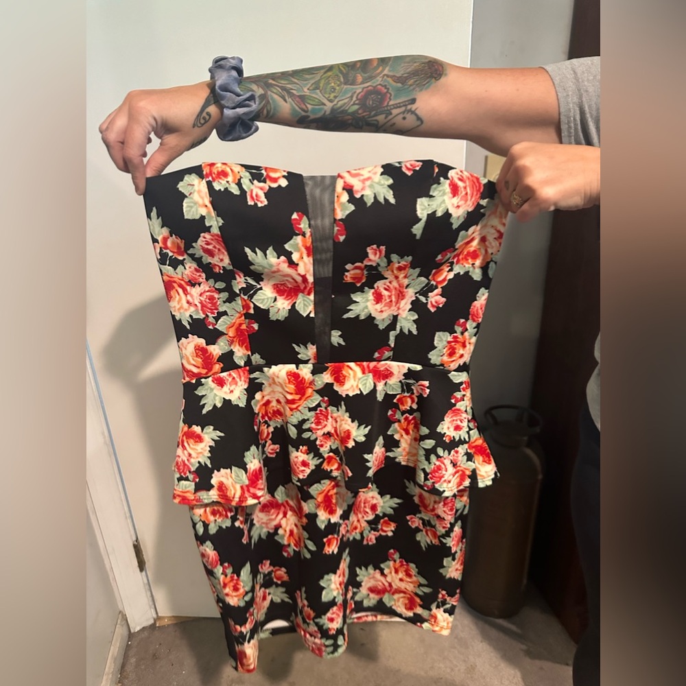 Floral strapless dress